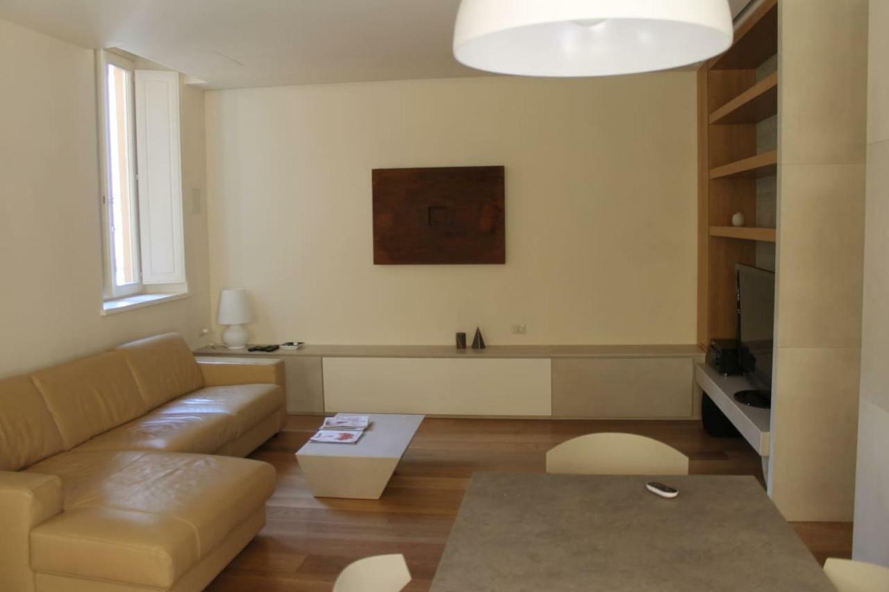 Appartamento Moderno In Centro Storico Lucca Eksteriør bilde