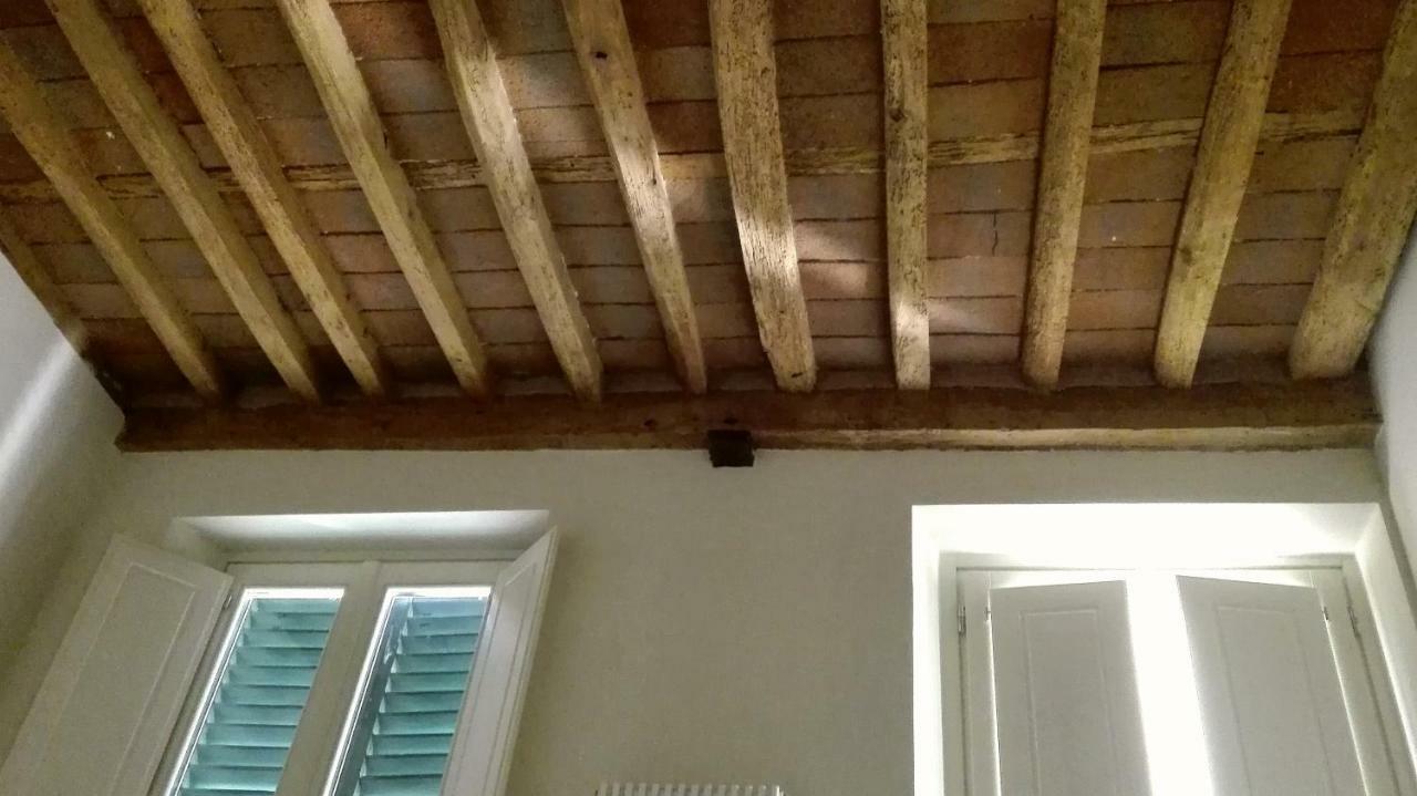 Appartamento Moderno In Centro Storico Lucca Eksteriør bilde